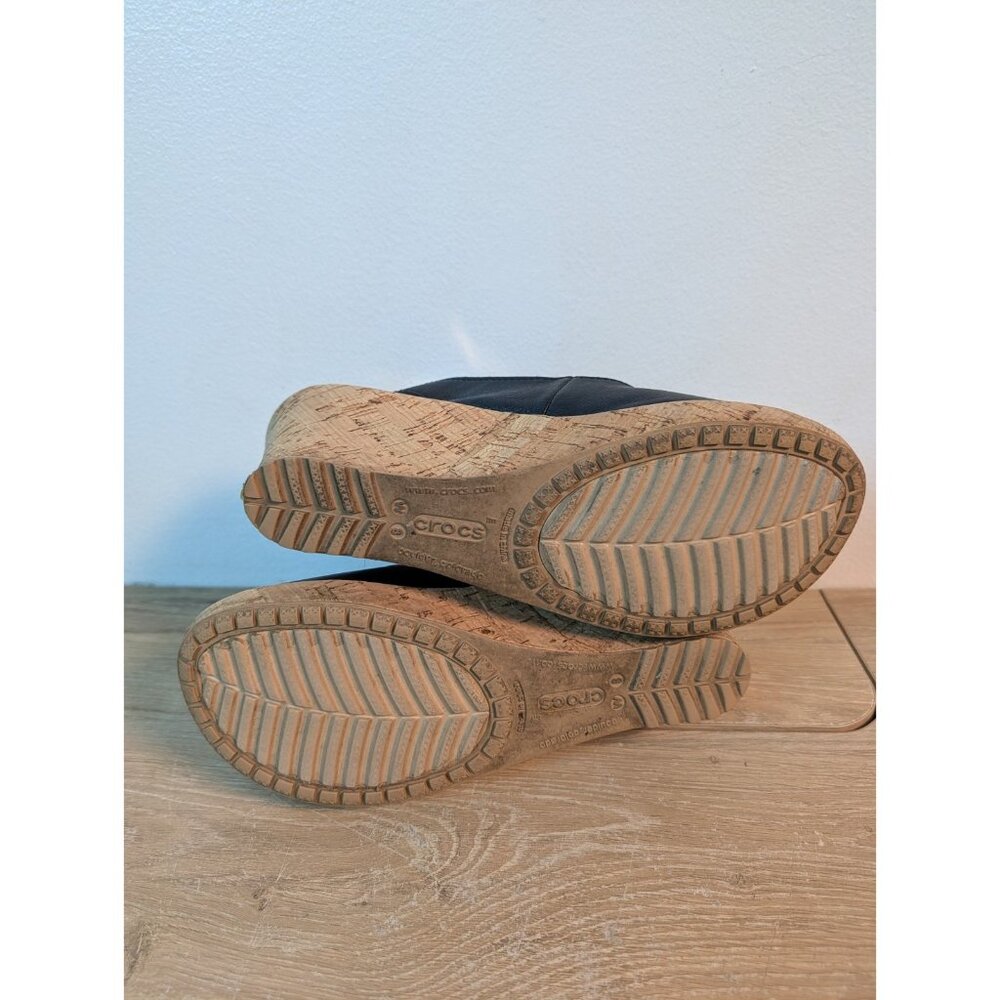 CROCS A-Leigh Black Leather Cork Wedge Slingbacks Sandals Size 8 Flaw - Picture 9 of 10